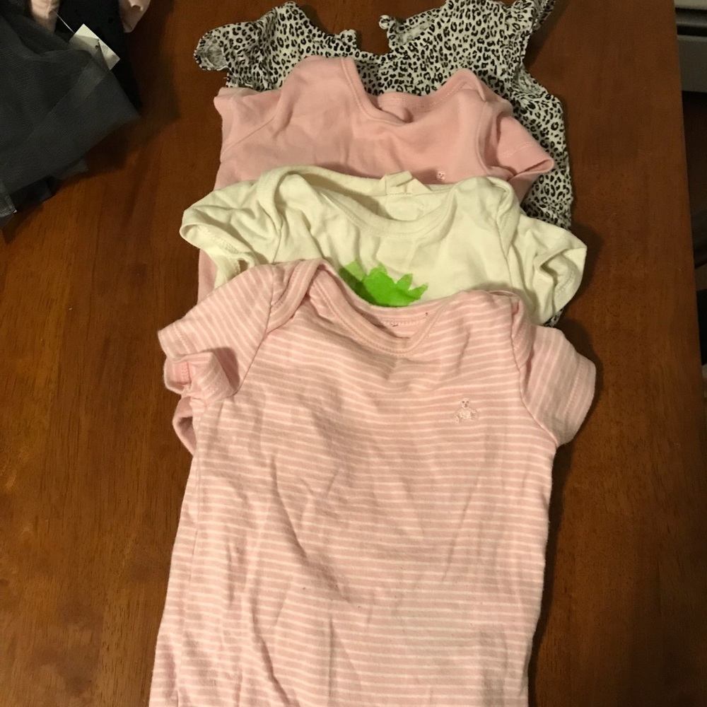 Gap 6-12m onesie set of 4